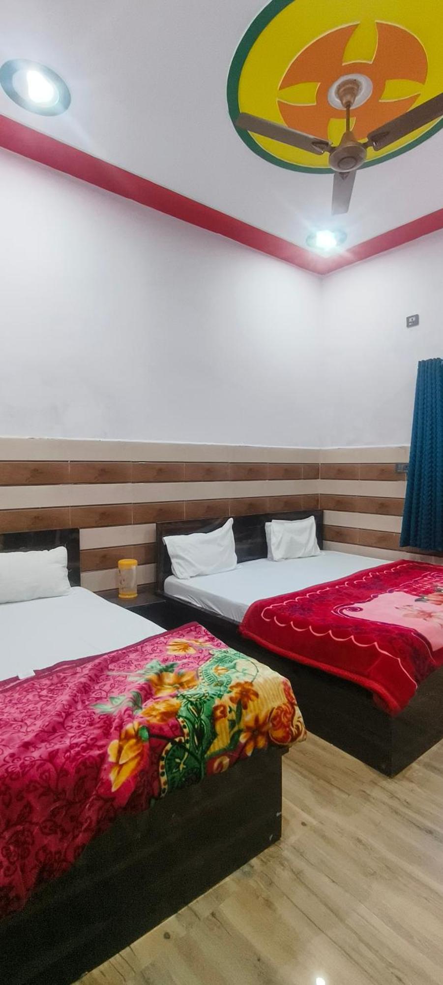 Отель K.D.Dham Near Prem Mandir1 Вриндавана Экстерьер фото