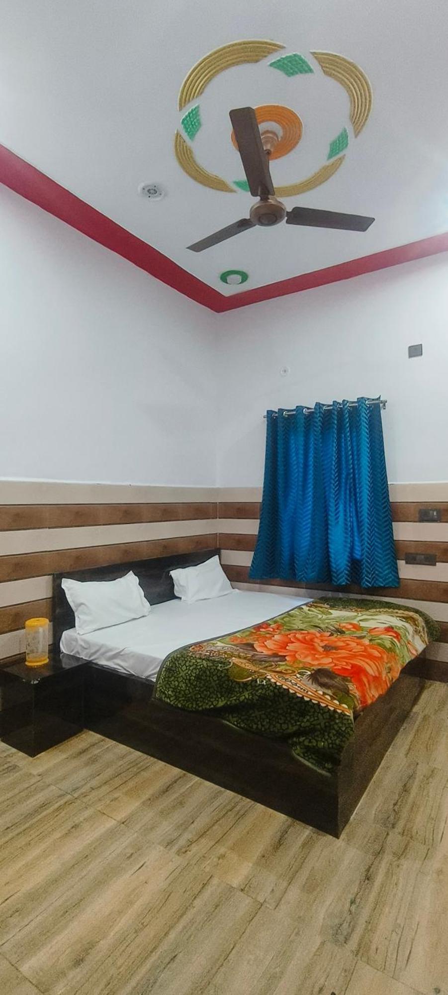 Отель K.D.Dham Near Prem Mandir1 Вриндавана Экстерьер фото