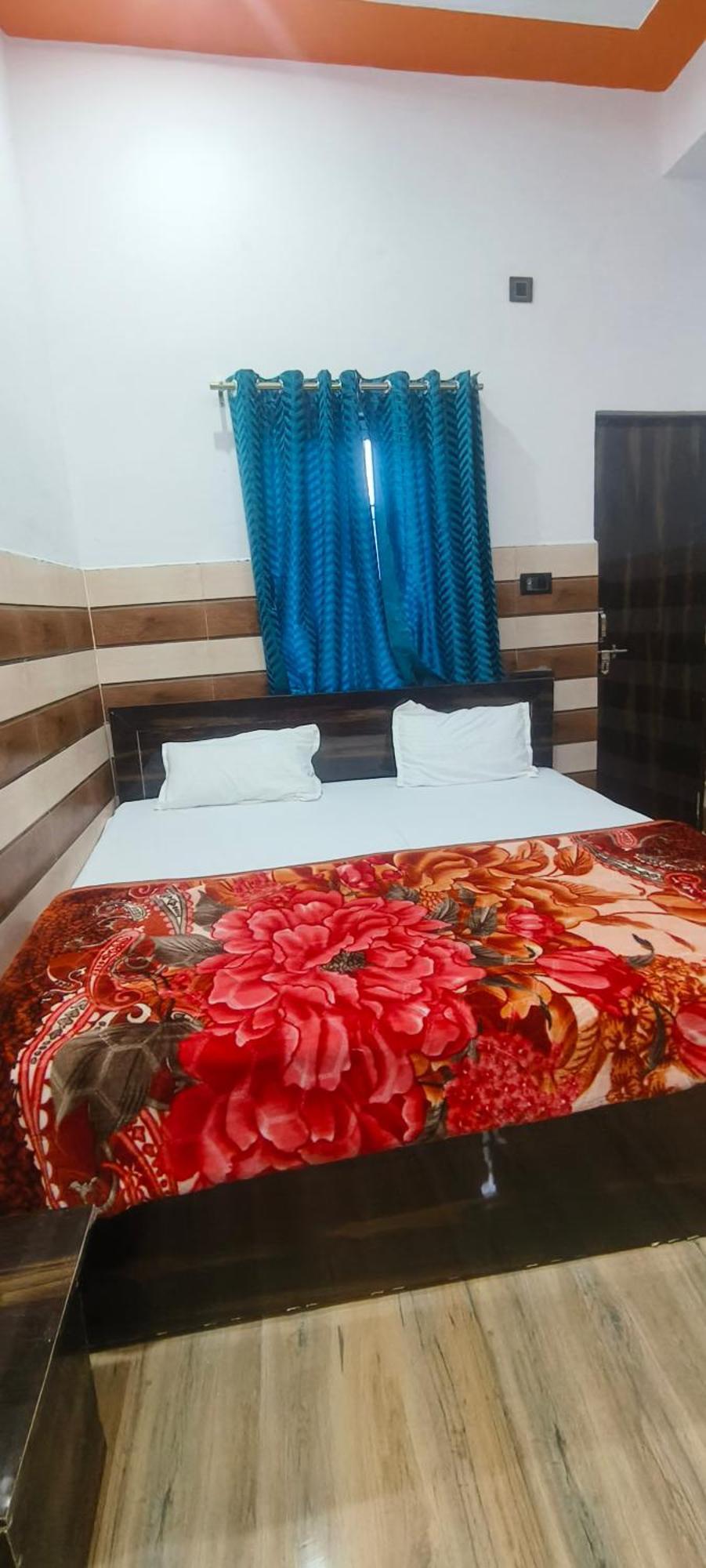 Отель K.D.Dham Near Prem Mandir1 Вриндавана Экстерьер фото